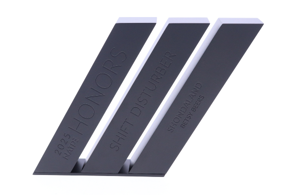 Black three pronged award