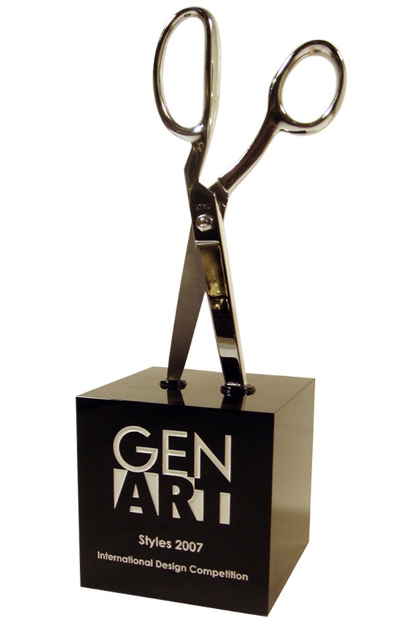 Trophy in shape of scissors