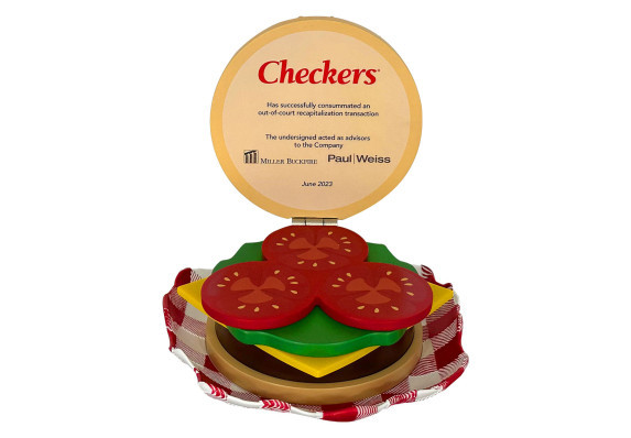 Custom hamburger deal toy with hinge for removable bun
