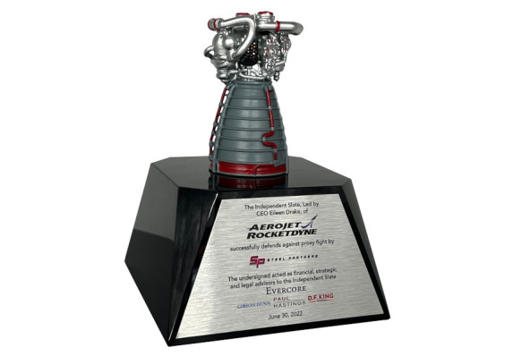 Engine 3D printed on top black wedge base with metal plate