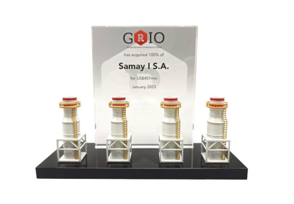 Industrial deal gift made of crystal with 3-D printed towers on base